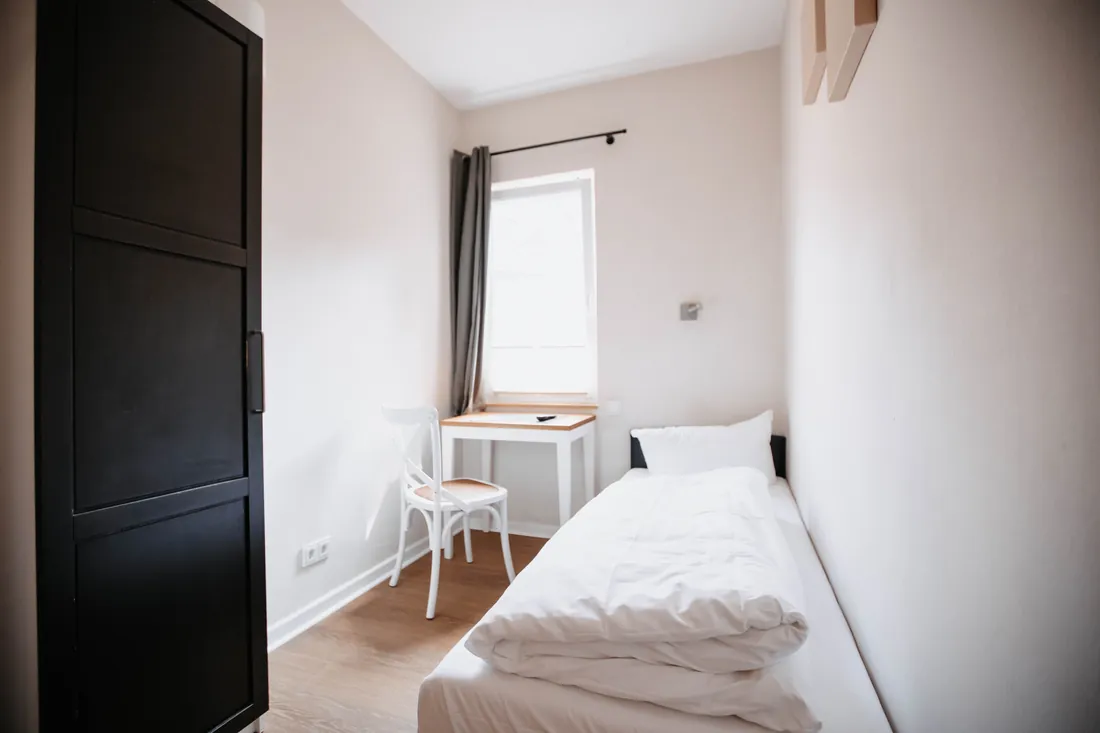 Einzelzimmer mit Dusche und Etagen-WC im Arcade Hostel Hamburg